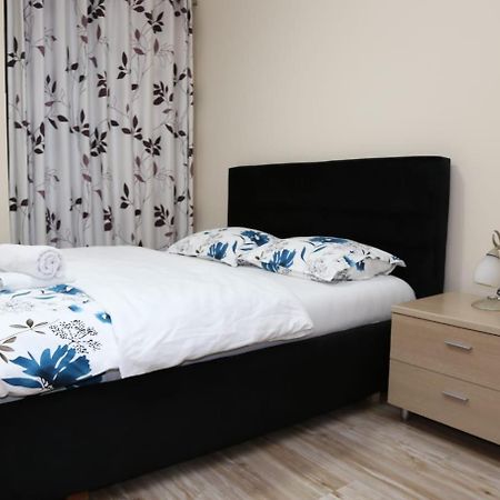 טיראנה Ergi'S Host Apartment מראה חיצוני תמונה