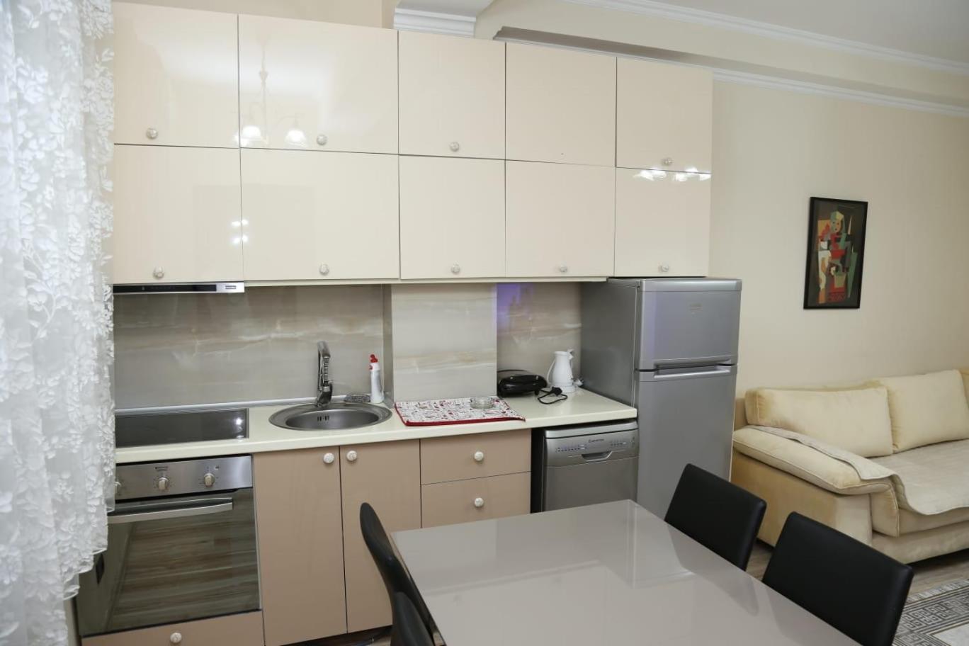 טיראנה Ergi'S Host Apartment מראה חיצוני תמונה